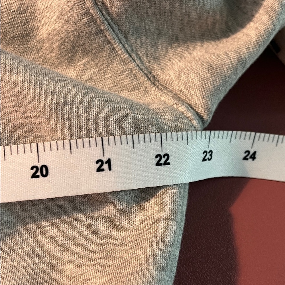 💁♀️WOMENS GAP Light Gray Hoodie with Pink Logo - Picture 7 of 9
